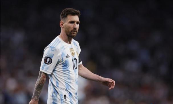 宋佳抢话怼海清却逆袭成